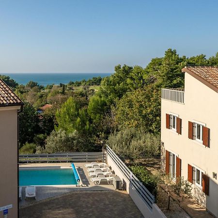 6-Bedroom Villa Chiara With Sea View เปรมันตูรา ภายนอก รูปภาพ