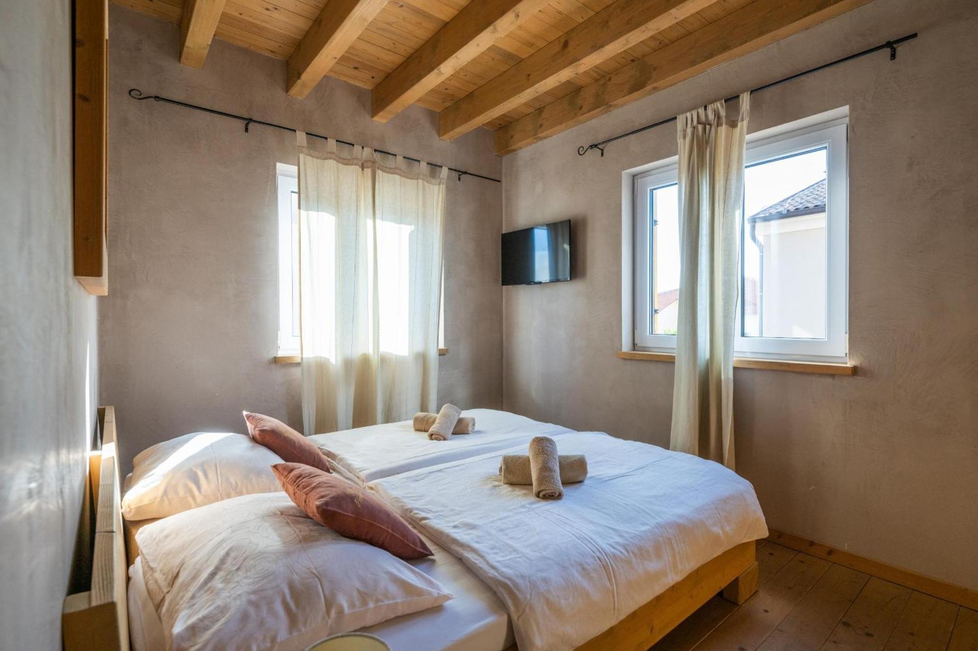 6-Bedroom Villa Chiara With Sea View เปรมันตูรา ภายนอก รูปภาพ