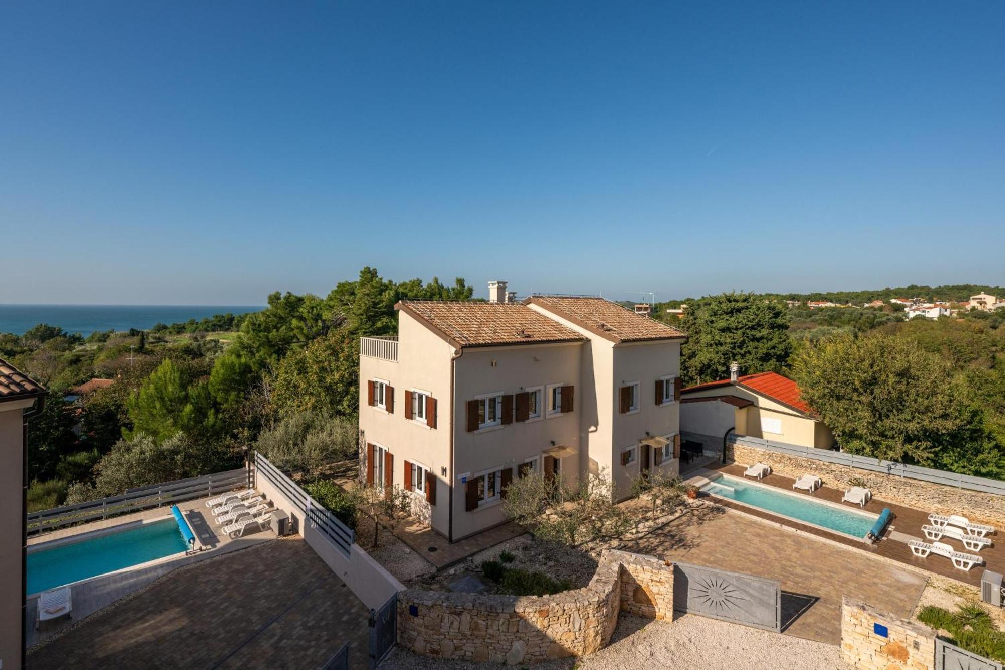 6-Bedroom Villa Chiara With Sea View เปรมันตูรา ภายนอก รูปภาพ