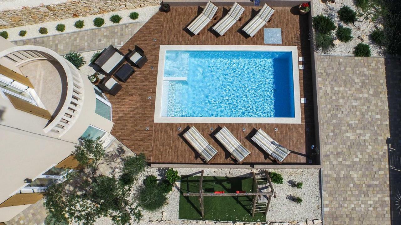 6-Bedroom Villa Chiara With Sea View เปรมันตูรา ภายนอก รูปภาพ