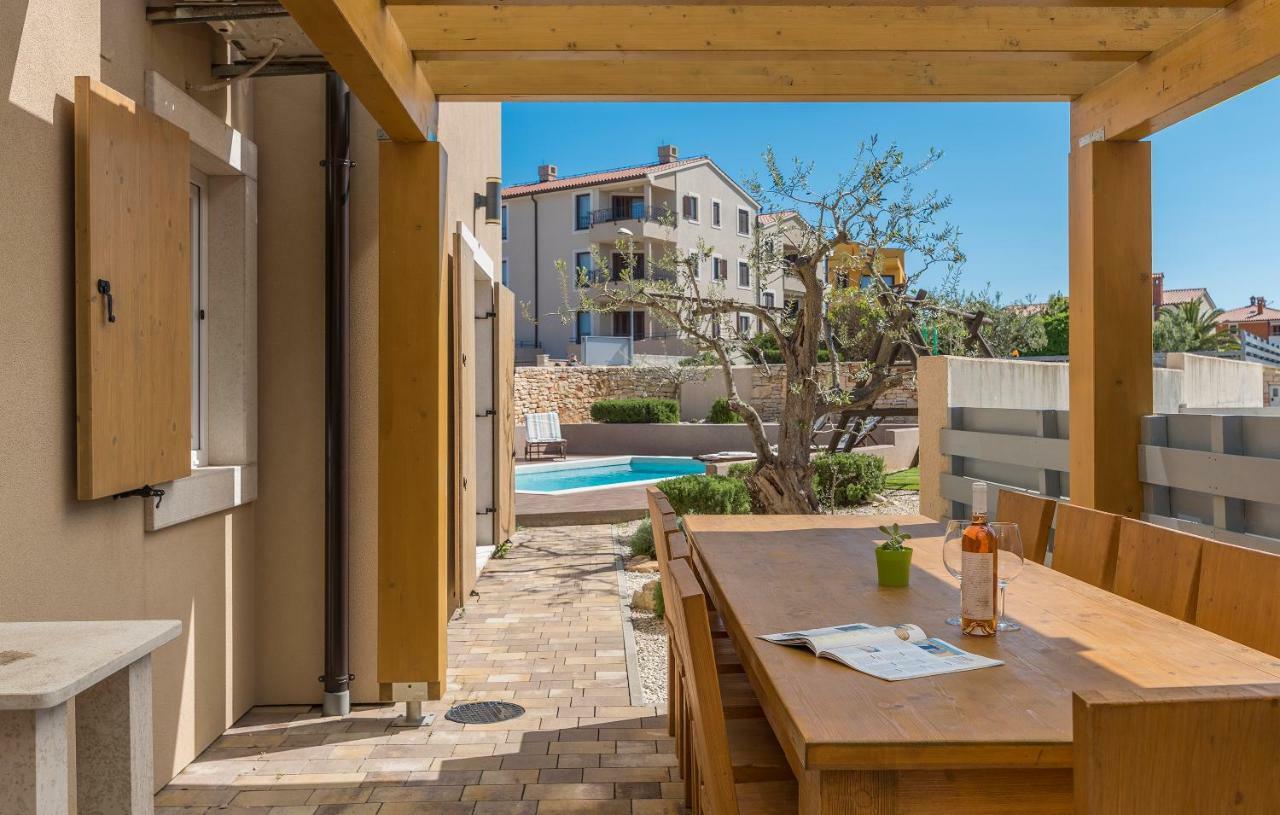 6-Bedroom Villa Chiara With Sea View เปรมันตูรา ภายนอก รูปภาพ